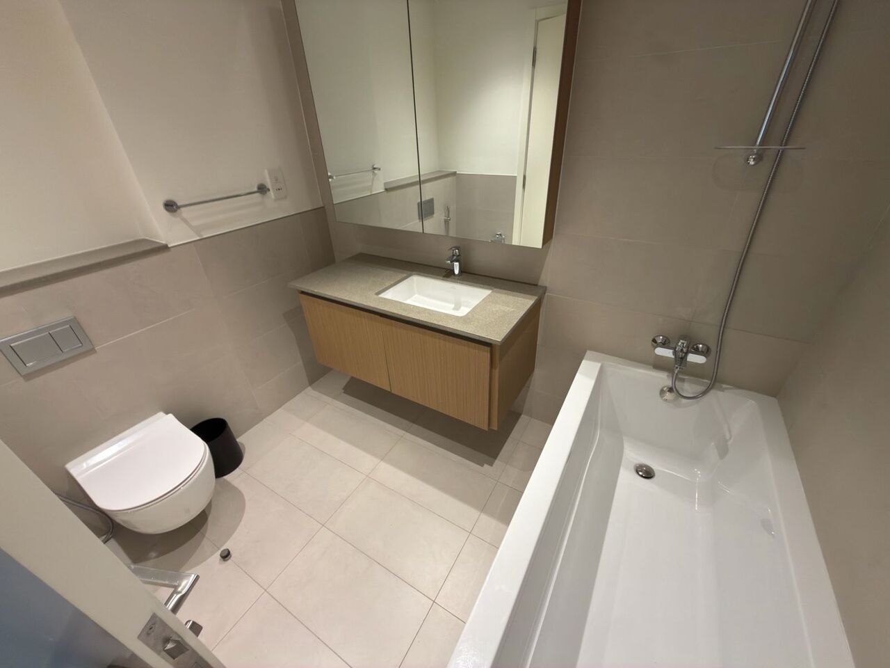 Summer Building 3 – Creek Beach